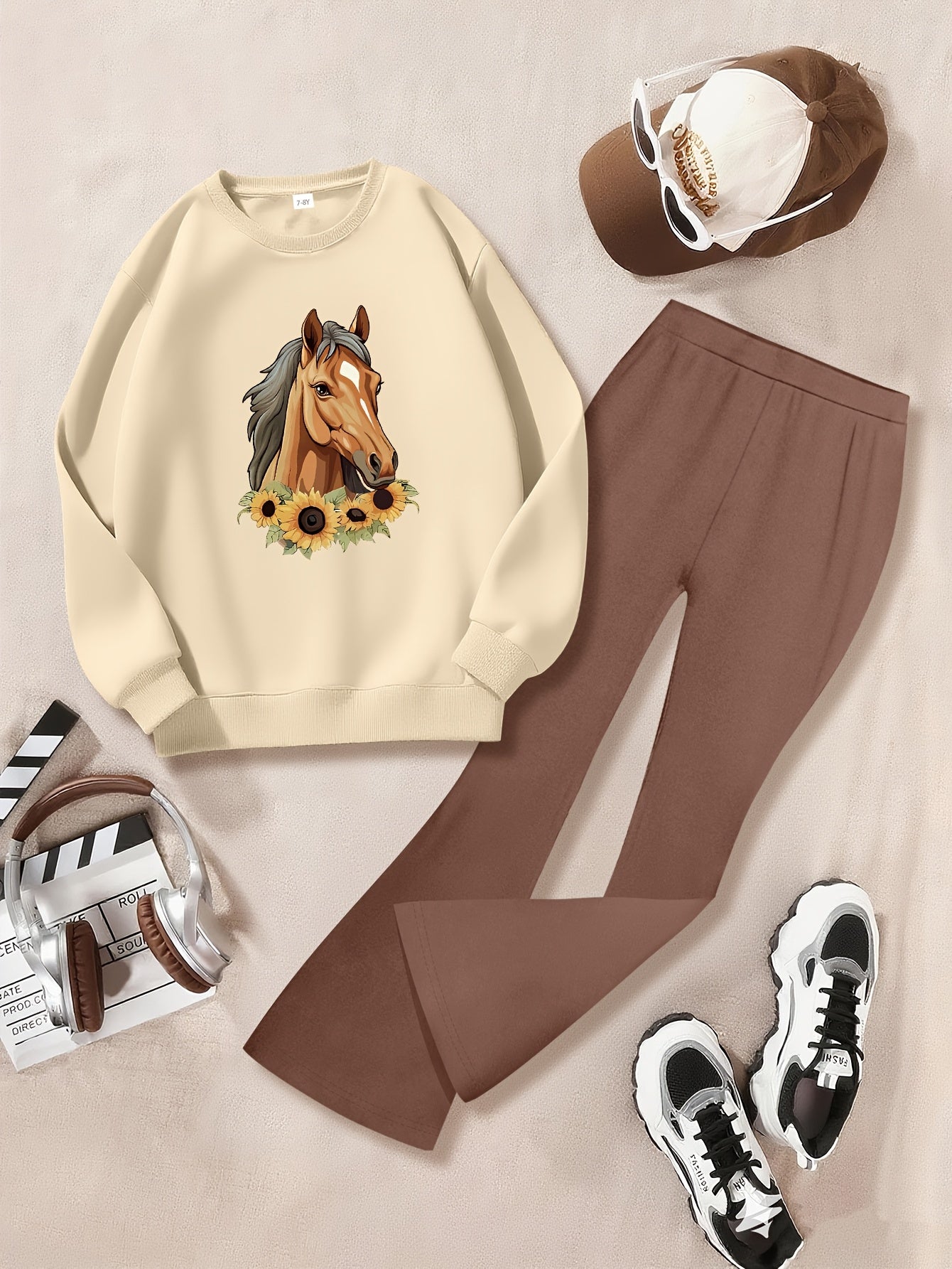 Girl's Fashionable Set With Horse And Sunflowers Graphic Printed Long Sleeve Crew Neck Sweatshirt & Knitted Bell-bottom Pants, Girl's Autumn And Winter Set, Ideal For Daily And Outdoor Wear