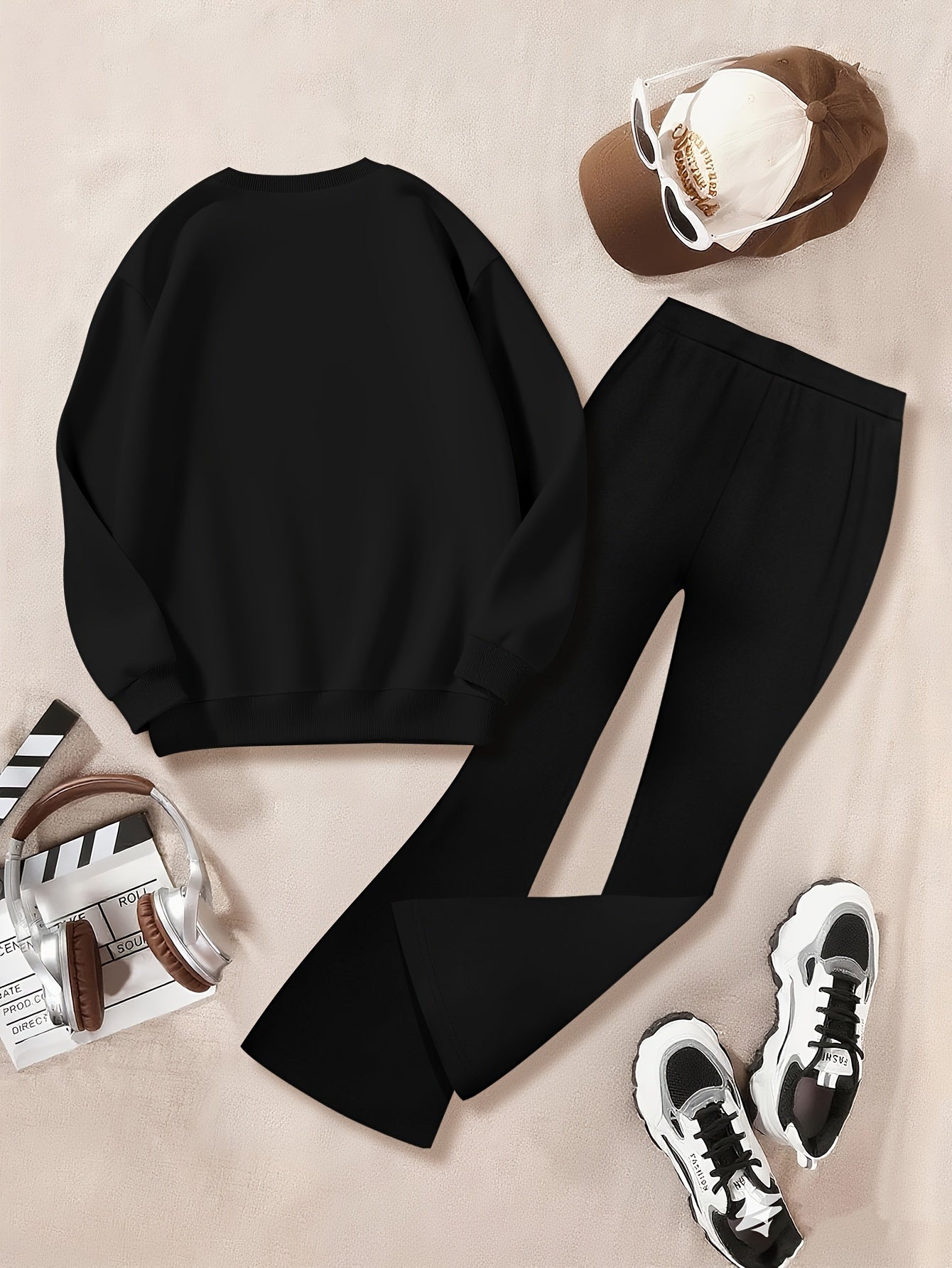 Girl's Fashionable Set With Horse And Sunflowers Graphic Printed Long Sleeve Crew Neck Sweatshirt & Knitted Bell-bottom Pants, Girl's Autumn And Winter Set, Ideal For Daily And Outdoor Wear