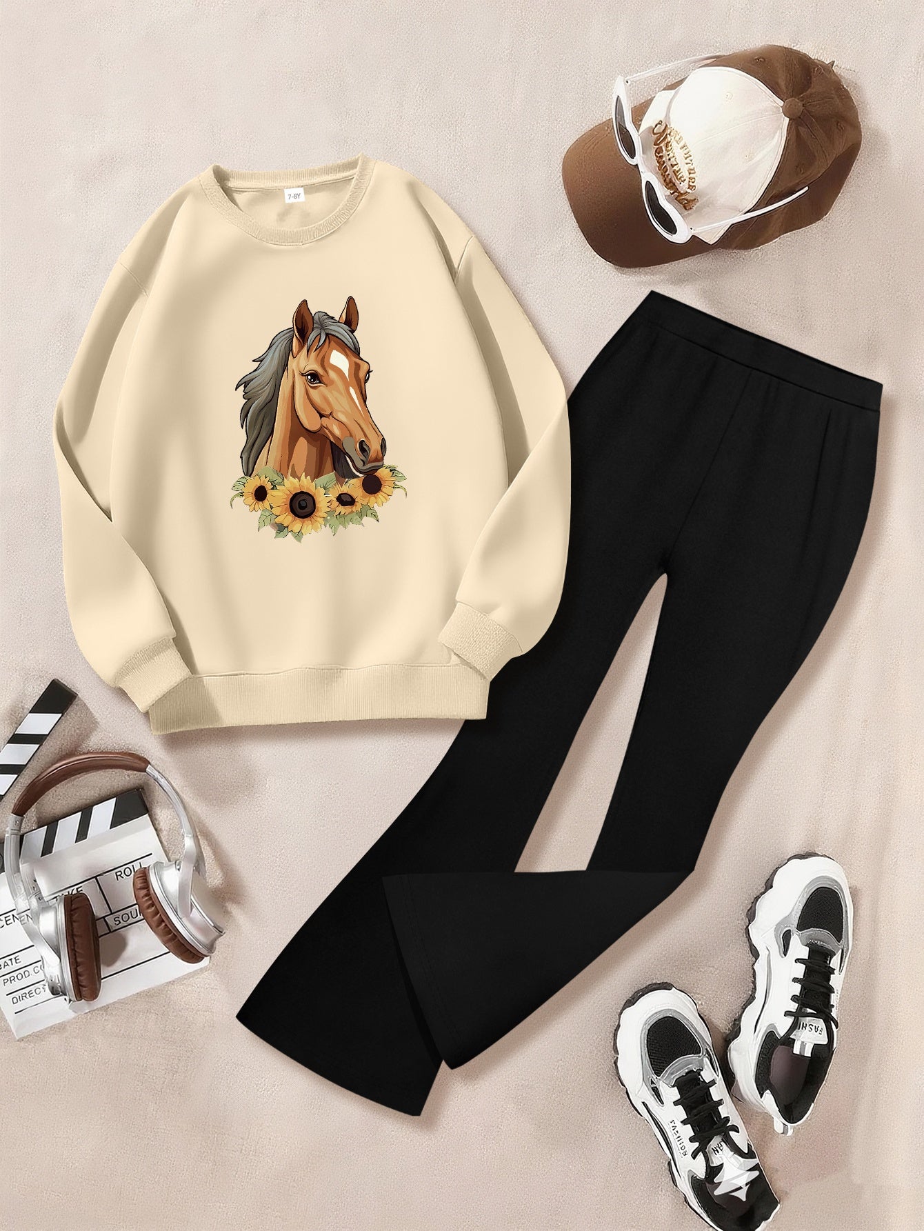 Girl's Fashionable Set With Horse And Sunflowers Graphic Printed Long Sleeve Crew Neck Sweatshirt & Knitted Bell-bottom Pants, Girl's Autumn And Winter Set, Ideal For Daily And Outdoor Wear