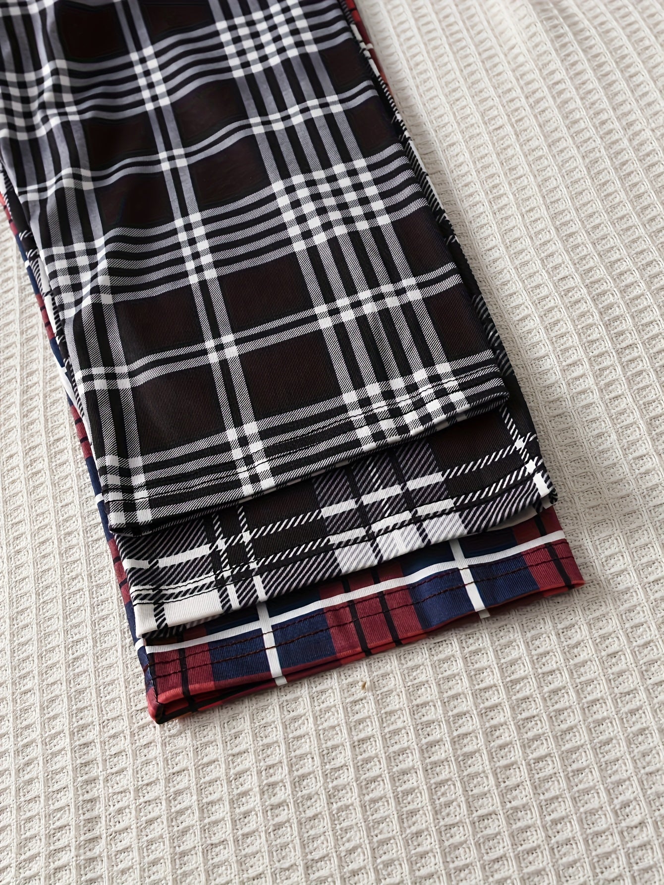 [Teenager Fashion Pajamas Set] Random 2pcs Set of The 2025 New Teenager's Fashion Trendy Simple Pajamas in Black, Gray, And Green Plaid with Long Sleeves And Long Pants, a Comfortable And Casual Homewear Outfit., For Teenager