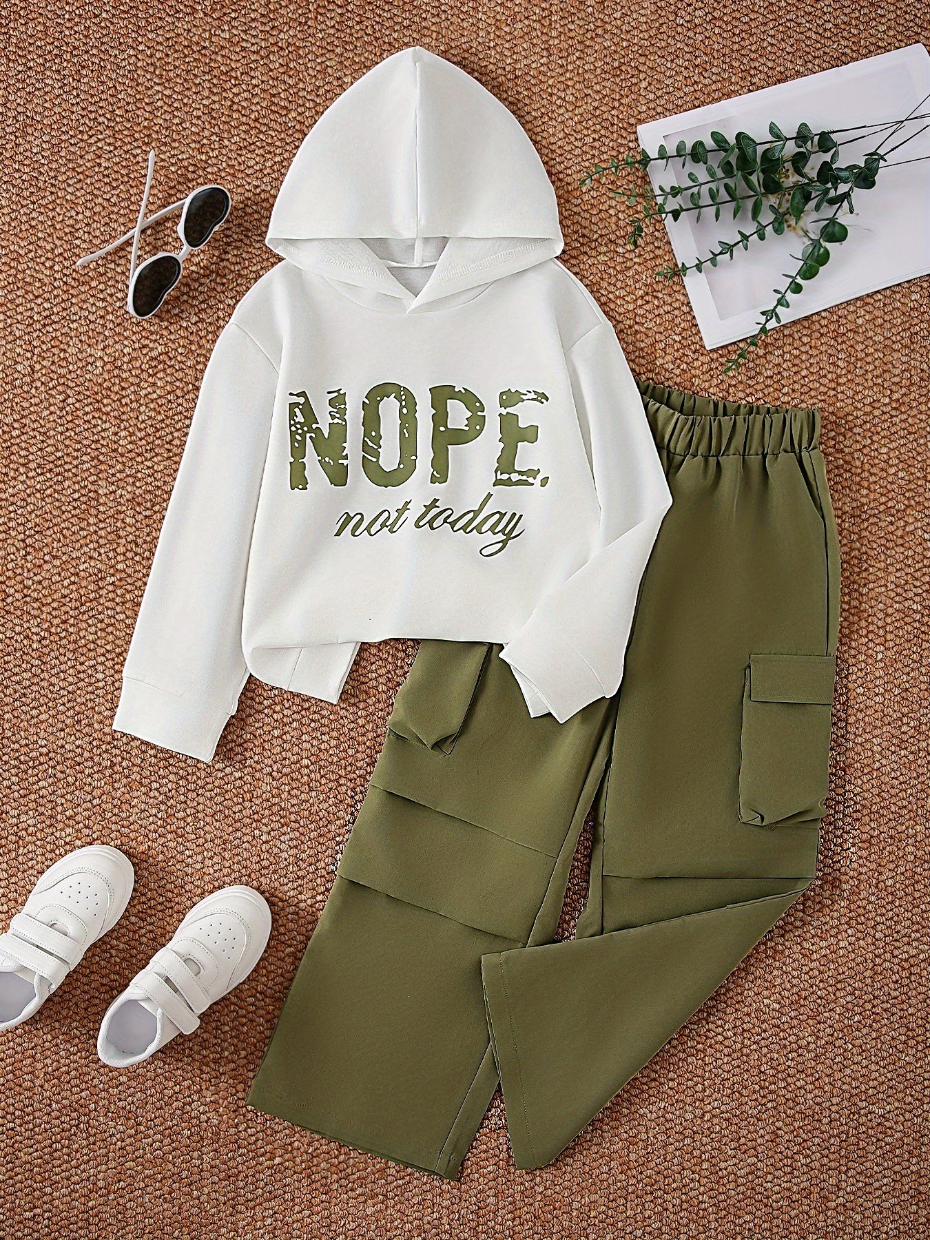 [Trendy Hoodie & Jogger Set] Trendy Girls' Hoodie and Jogger Set - Stylish Long Sleeve Sweatshirt & Pants Outfit for Casual Streetwear, Perfect Gift for Daughter, Family, or Friends on Thanksgiving, Perfect for Outdoor