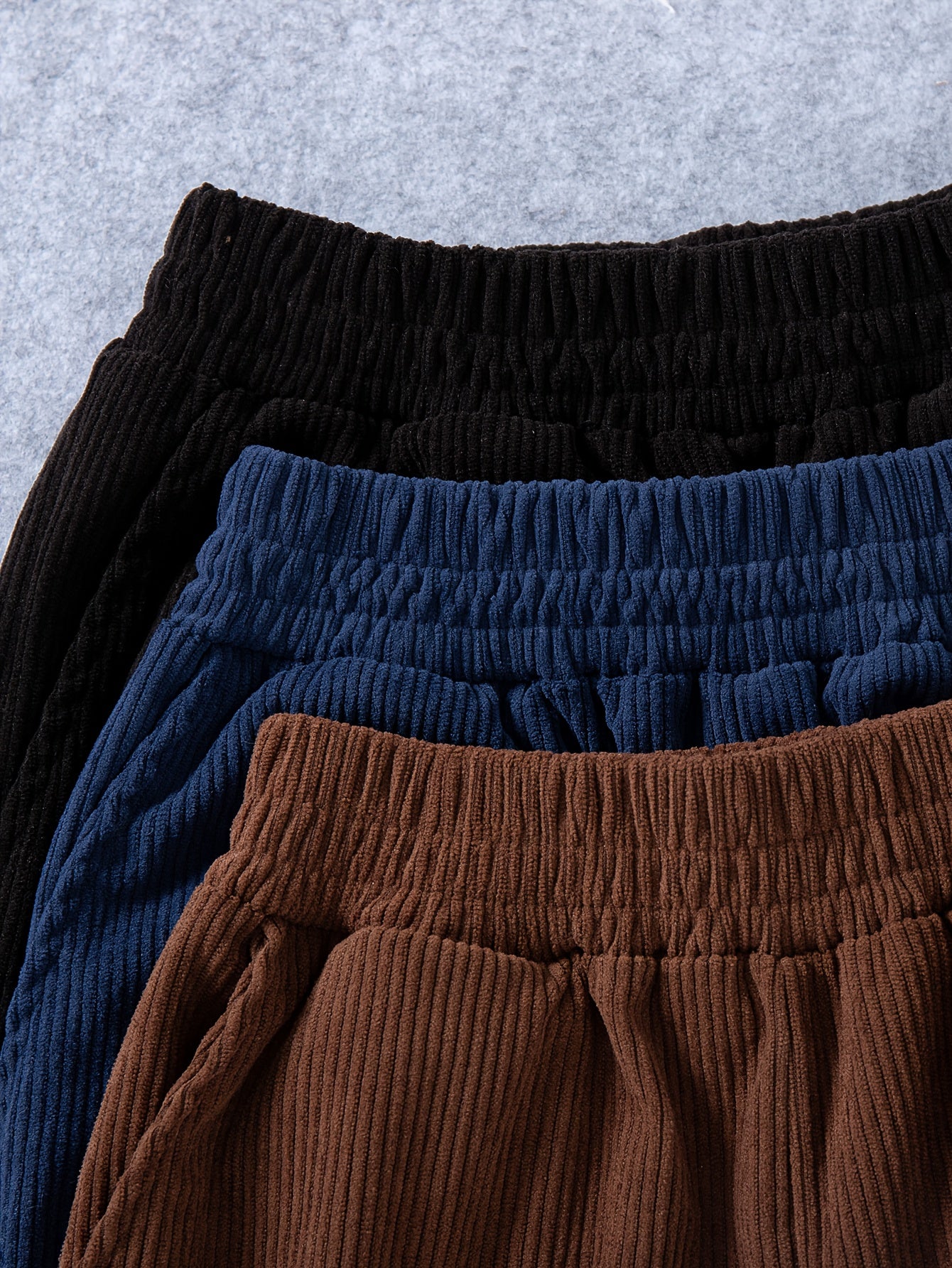 3pcs Boys' Corduroy Pants - Thick Winter Warm Loose-Fit Soft Straight-Leg Elastic Waist Casual Outdoor Pants with Pocket Details, Machine Washable Corduroy Trousers for Teen Boys (Brown/Navy/Black) - Autumn & Winter Clothing,