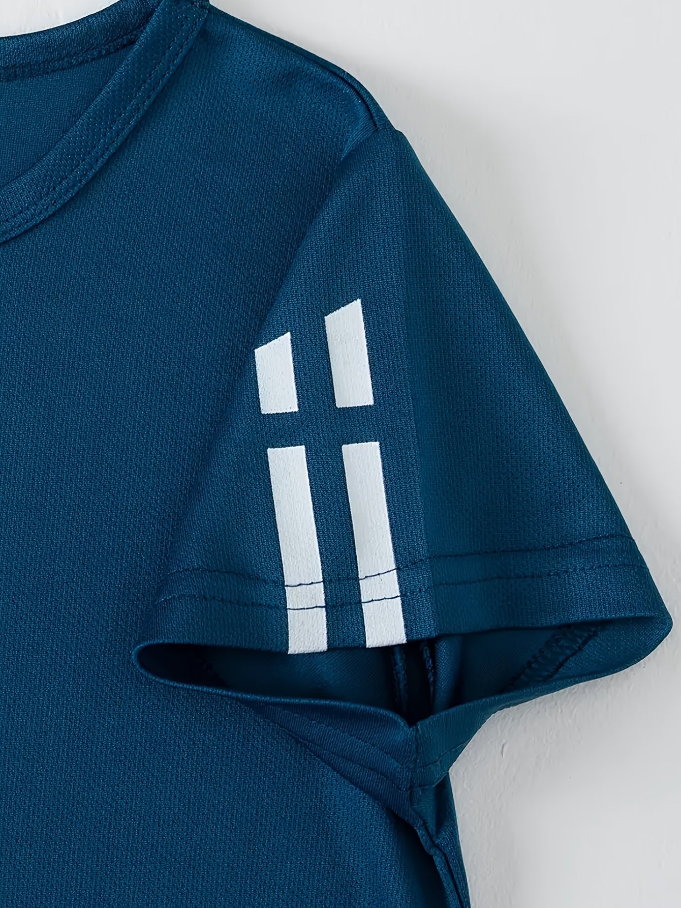 [Quick-Dry T-Shirts] 8pcs Quick-Dry Athletic T-Shirts | Breathable Mesh, Lightweight & Moisture-Wicking, Vibrant Color Block Design with Striped Sleeves, Regular Fit for Boys & Girls, All-Season Casual & Sports Wear